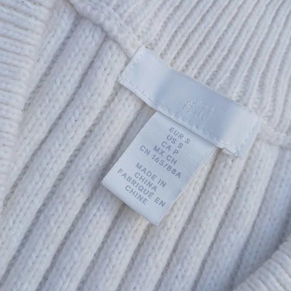 H&M Off-White Ribbed Sweater Vest - Picture 2 of 5